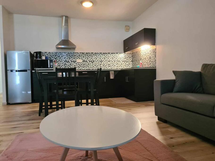 Appartement F2 Ninirei パペーテ エクステリア 写真